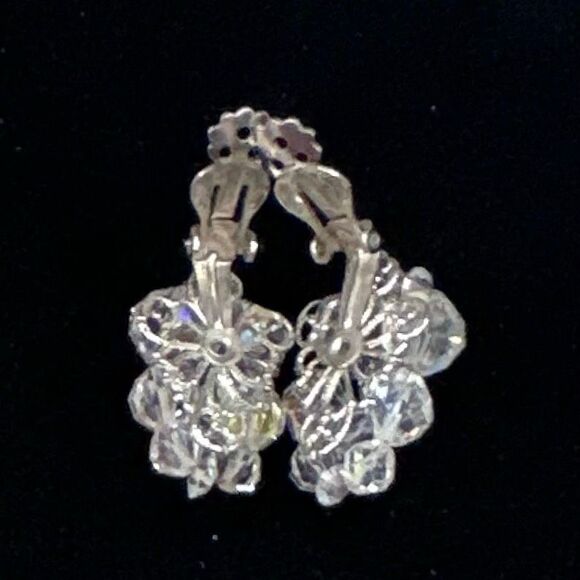 Vtg Costume Clip-on Earrings Womens Silver-tone AB Crystals Clustered Huggers - Picture 3 of 7